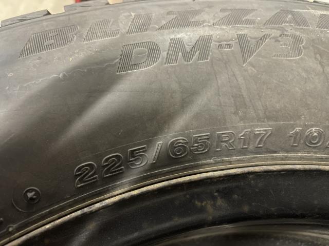 225-65R17、スタッドレストヨタホイル付き、4本セット