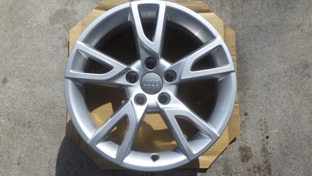 美品！アウディ 純正 5アーム デザイン ホイール 17インチ 17x6.5J PCD112 5穴 +33 AUDI Q3 070308