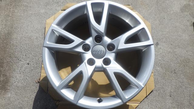 美品！アウディ 純正 5アーム デザイン ホイール 17インチ 17x6.5J PCD112 5穴 +33 AUDI Q3 070308