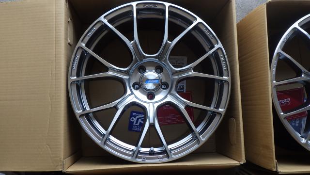 未使用少訳アリ RAYS GRAMLIGHTS 57BNA 19×8.5J ET+36 5H100 ４本セット 070527