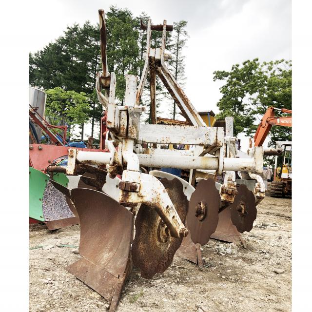 ★★ スガノ 中古プラウ（3連） ★★　全長 約2500mm / 高さ　約1190mm / 横幅：約1600mm 