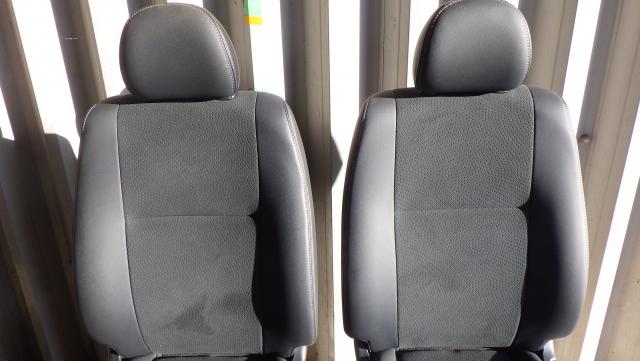 ハイエース２００系スーパーＧＬ ダークプライムII 純正フロントシート左右セット 使用距離11200km