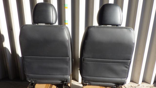 ハイエース２００系スーパーＧＬ ダークプライムII 純正フロントシート左右セット 使用距離11200km