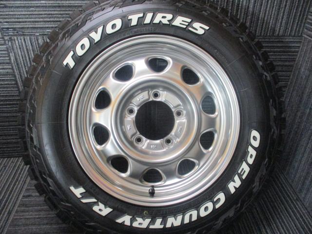 レアマイスター　LMG　OFF　STYLE（ハイパーシルバー）16×5.5J（+20）5H-139.7/　185/85R16（トーヨー　オープンカントリーRT）美品、タイヤバリ山　2025年製造