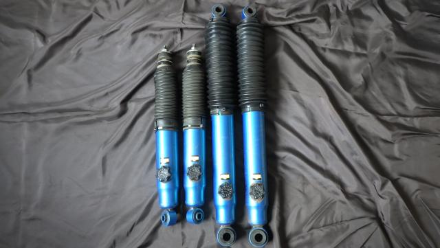 ハイエース用CUSCO製ショックアブソーバー　中古品 クスコ（CUSCO） ショックアブソーバー touring A ツーリング エー