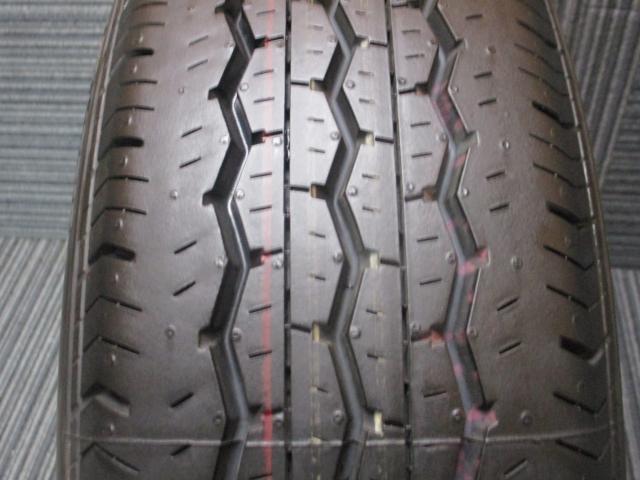 トヨタ純正　200ハイエース　15×6J（+30）6H-139.7/　195/80R15　107/105N（ブリヂストン　エコピア　RD-613））新車外し　タイヤ2025年製造