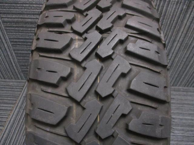 ラディアンス　デイトナ　R1　15×7J（+55）4H-100/　195/65R15（マッドスター　ラジアルM/T）