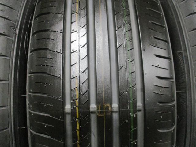 ダンロップ　グラントレック　PT30　225/60R18　新車外し　9.5分山　2021年製造