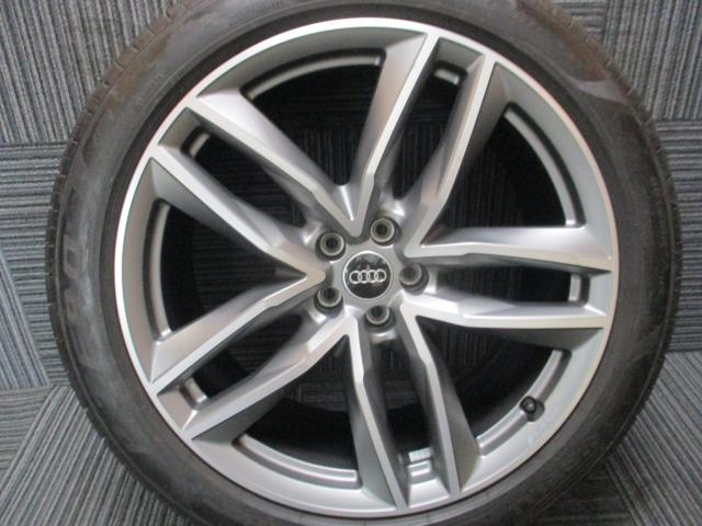 アウディ純正　Q7　21×9.5J（+31）5H-112/　285/40R21（ピレリ　P ZERO　AO1）