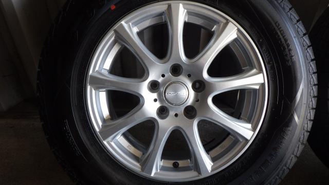 デリカD5等に ２０２４年製 10~10.5mm山！ダンロップWINTER MAXX SJ8 215/70R16 100Q 16x6.5J 114.3-5H ET40 ４本セット