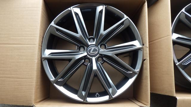 18×7J 5H/114.3 40  レクサスLBX純正　新車外し 18ｘ7J ET40 5H114.3 ４本セット