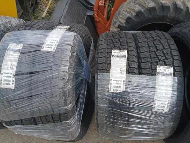 235/70R16 LT235/70R16 一台分4本セットあり1本価格新品未使用品
