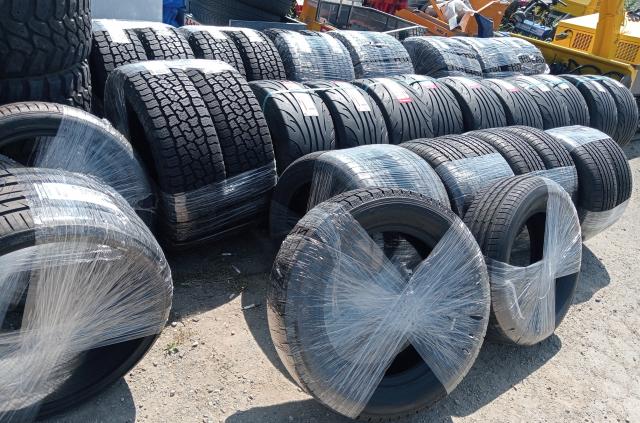 295/55R15 295/55R15 一台分4本セットあり1本価格新品未使用品