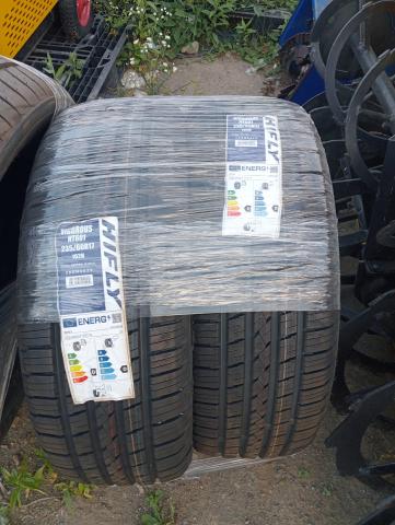 235/60R17 一台分4本セットあり1本価格新品未使用品