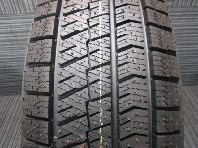 ブリヂストン　VRX2　225/60R17　ラベル無し新古品　2024年製造