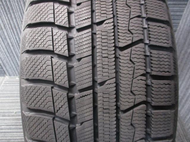 トーヨー　ウィンタートランパスTX　215/60R17　2024年製造