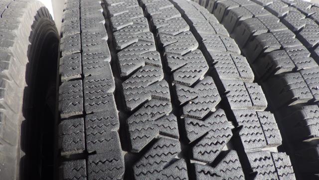 ハイエース、NV350等 2022年製 ブリヂストン ブリザック VL10 195/80R15 107/105LT ４本セット