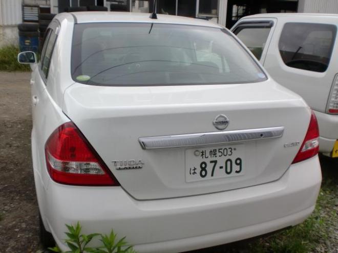 ティーダラティオ１．５M４ 4WD 1500 4Dr