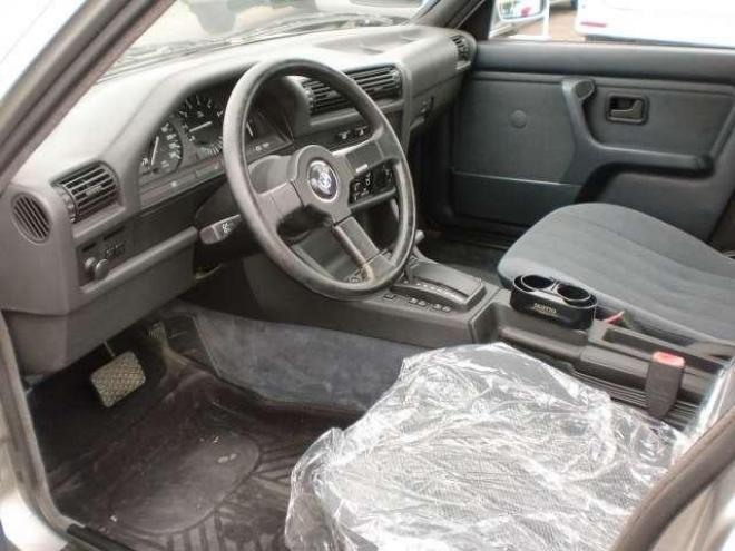 BMW3シリーズ 320i ローダウン 社外16インチ CDコンポ 2000 4SD