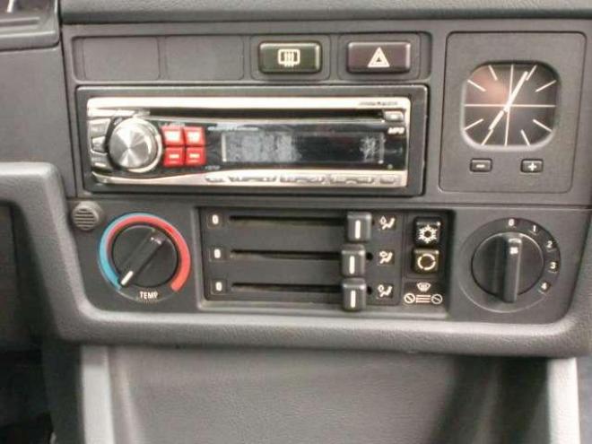 BMW3シリーズ 320i ローダウン 社外16インチ CDコンポ 2000 4SD