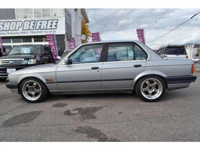 BMW3シリーズ 320i ローダウン 社外16インチ CDコンポ 2000 4SD
