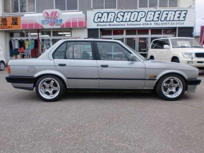 BMW3シリーズ 320i ローダウン 社外16インチ CDコンポ 2000 4SD
