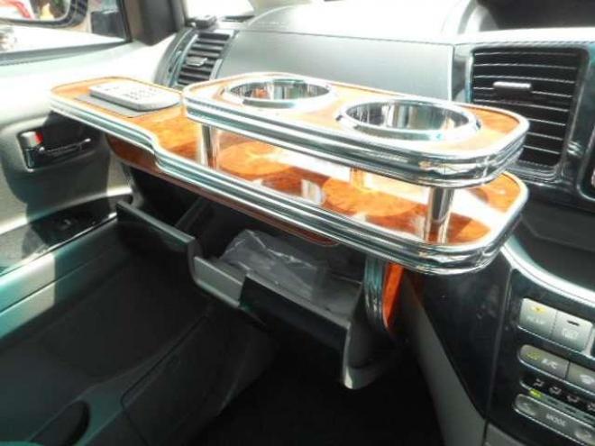 ヴォクシー2.0 X Vエディション 4WD 5Dr