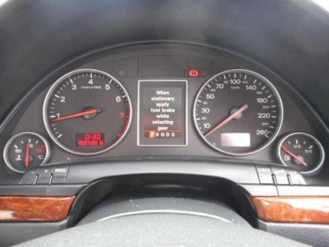 アウディA4アバント 1.8T クワトロ SE 4WD 5WG