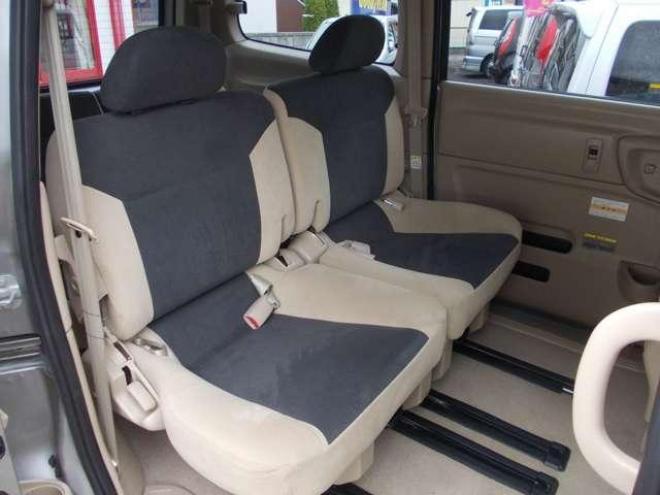 セレナ2.0 ハイウェイスター 4WD 5Dr