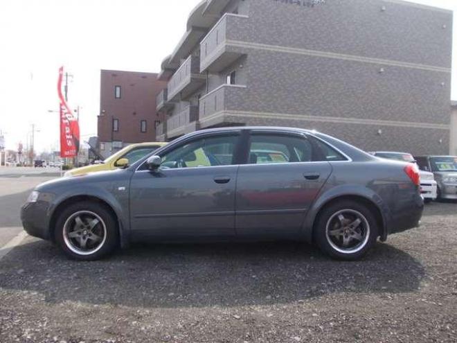 アウディA4 1.8T クワトロ 4WD 4SD