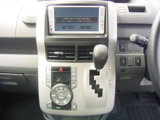 ノアX Lセレクション 4WD ワンオーナー 2000 5Dr