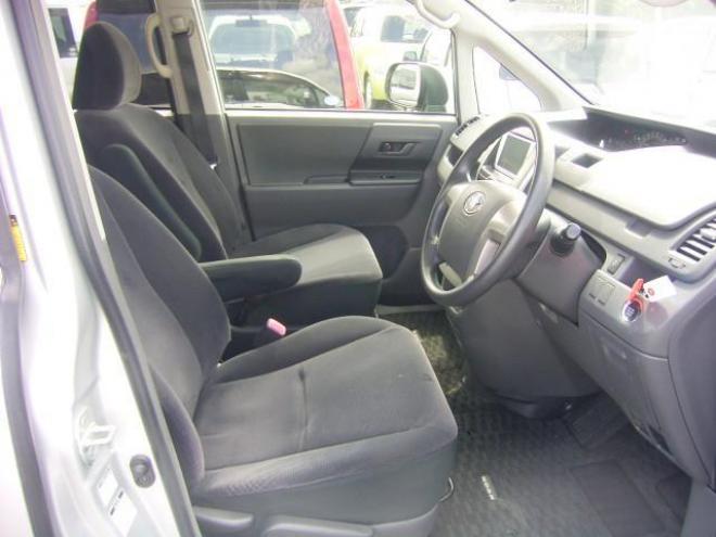 ノアX Lセレクション 4WD ワンオーナー 2000 5Dr