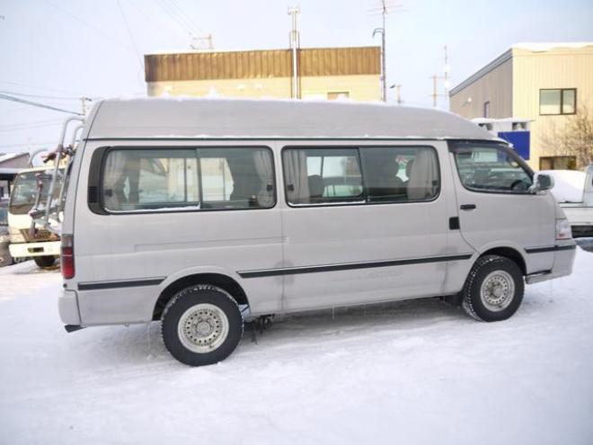 ハイエースバンキャンピング 4WD ディーゼル 3000 4Dr