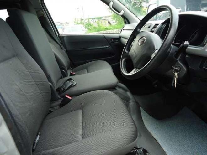 レジアスエース3.0 DX ロングボディ ディーゼルターボ 4WD 4Dr