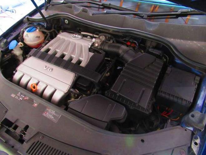パサートヴァリアントV6 4モーション 4WD　車検整備付 正規輸入車 3200 5Dr