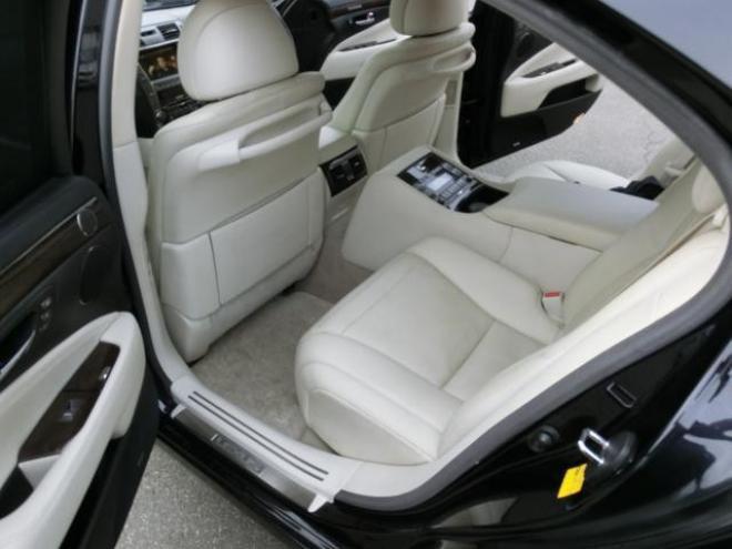 レクサスＬＳ ＬＳ６００ｈＬ後席セパレートシートパッケージ 4WD 5000 4Dr