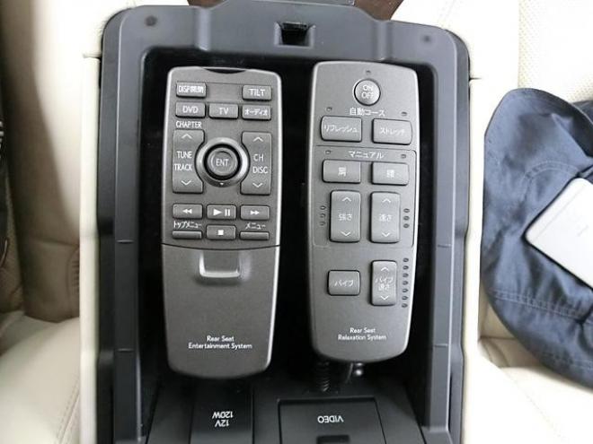 レクサスＬＳ ＬＳ６００ｈＬ後席セパレートシートパッケージ 4WD 5000 4Dr