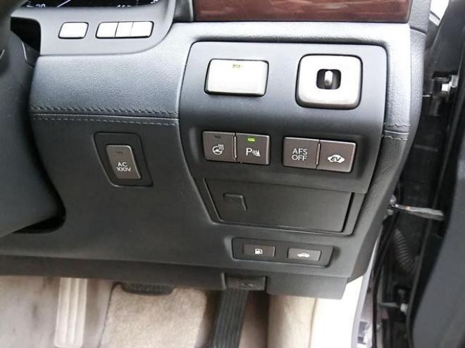 レクサスＬＳ ＬＳ６００ｈＬ後席セパレートシートパッケージ 4WD 5000 4Dr