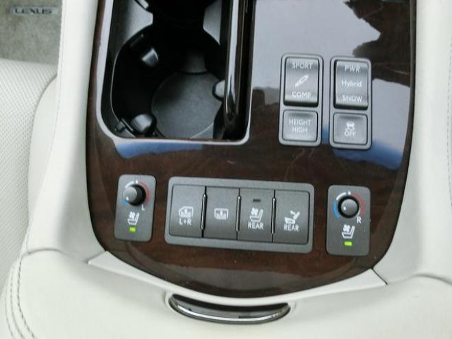 レクサスＬＳ ＬＳ６００ｈＬ後席セパレートシートパッケージ 4WD 5000 4Dr