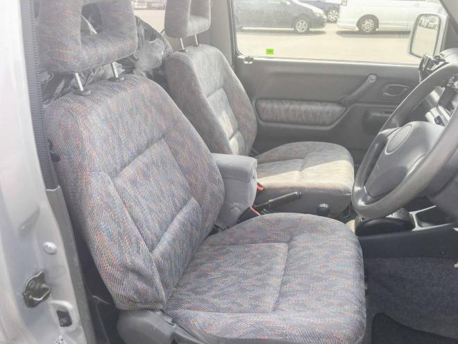 ジムニーＸＣ　４ＷＤ　禁煙車　寒冷地　１年保証　下廻防錆　夏冬タイヤ 4WD 660