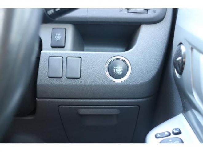 ノアＳｉ　スマートキー　４ＷＤ　アルパインフリップダウンモニター 4WD 2000 5Dr
