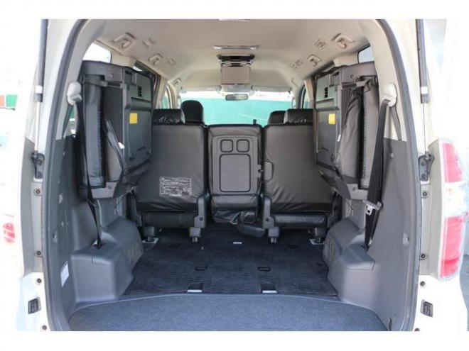 ノアＳｉ　スマートキー　４ＷＤ　アルパインフリップダウンモニター 4WD 2000 5Dr