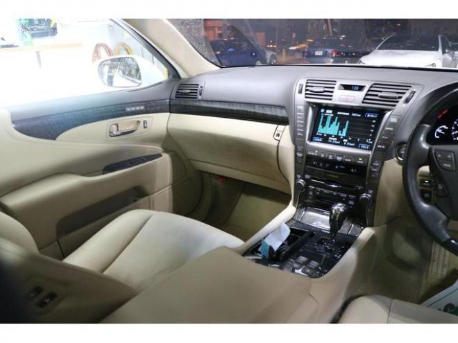 レクサスＬＳ ＬＳ６００ｈ　バージョンＳ　Ｉパッケージ　パワートランク 4WD 5000 4Dr