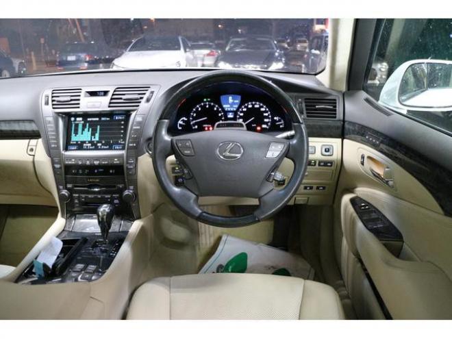 レクサスＬＳ ＬＳ６００ｈ　バージョンＳ　Ｉパッケージ　パワートランク 4WD 5000 4Dr