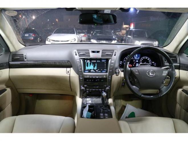 レクサスＬＳ ＬＳ６００ｈ　バージョンＳ　Ｉパッケージ　パワートランク 4WD 5000 4Dr