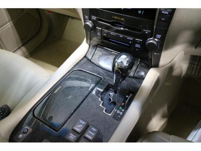 レクサスＬＳ ＬＳ６００ｈ　バージョンＳ　Ｉパッケージ　パワートランク 4WD 5000 4Dr