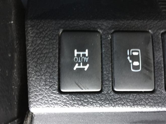 ノアSI　４WD/ETC/バックカメラ/本州仕入れの寒冷地仕様/両側パワースライドドア 4WD 2000 5Dr