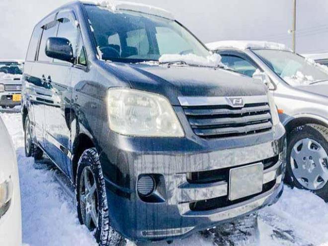 ノアＸ　Ｖセレクション　４ＷＤ　１年保証　禁煙　電動スライド 4WD