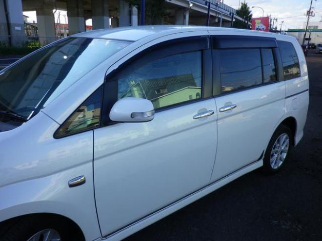 アイシスプラタナリミテッド４ＷＤ　パワスラ　ＨＤＤナビ　寒冷地仕様 4WD 2000 5Dr