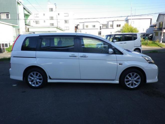 アイシスプラタナリミテッド４ＷＤ　パワスラ　ＨＤＤナビ　寒冷地仕様 4WD 2000 5Dr